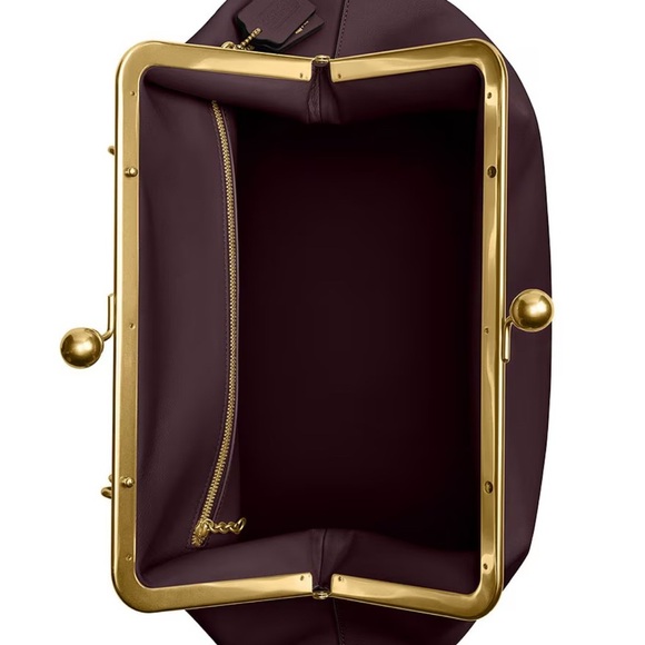 NWT Coach Kisslock clutch Bag limited edition Runway  Leather plum -blackcurrant - Picture 10 of 12